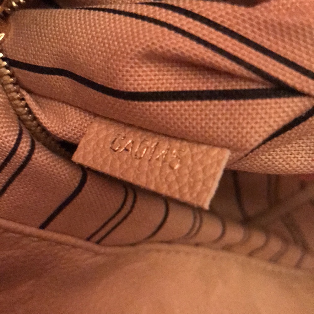 Authentic Louise Vuitton Artsy Gm - Picture 10 of 11